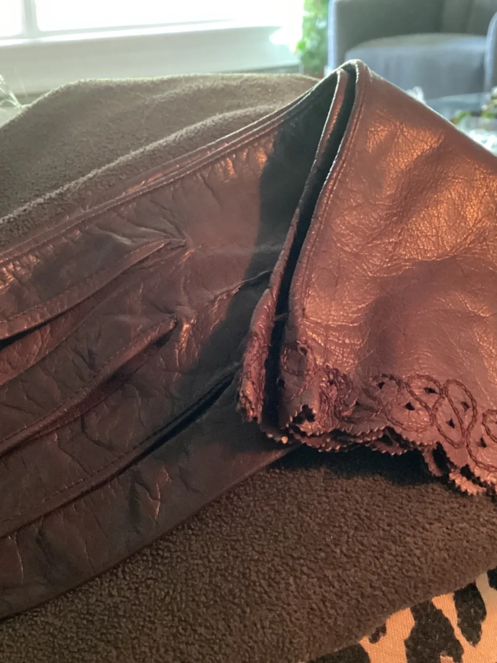 Table cut new vintage gloves never worn